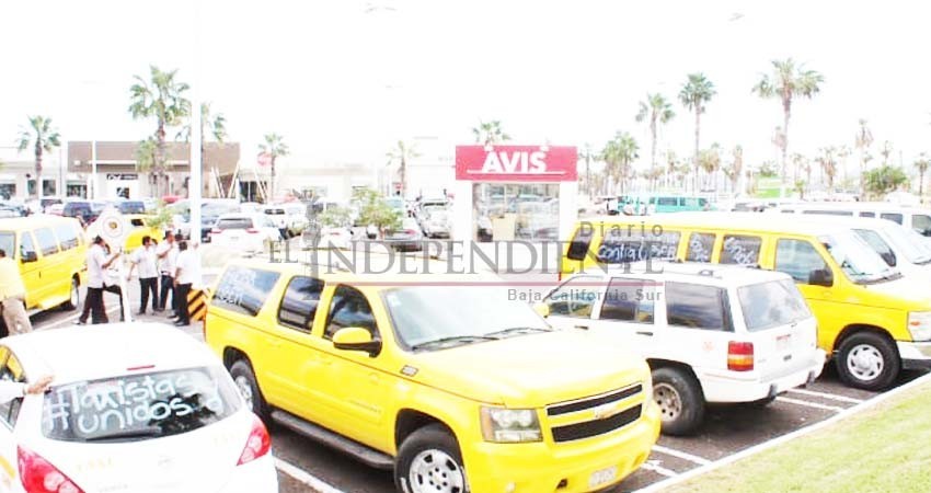 Inicio de operaciones de Uber en Los Cabos enciende protesta de taxistas Inicio de operaciones de Uber en Los Cabos enciende protesta de taxistas
