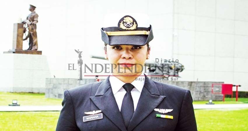 Ella es la única mujer con especialidad en medicina aeroespacial Ella es la única mujer con especialidad en medicina aeroespacial