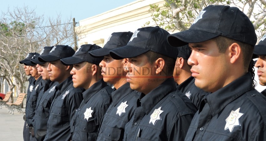 Obesidad, también es motivo para que policías causen baja: Capitán Zamorano Obesidad, también es motivo para que policías causen baja: Capitán Zamorano