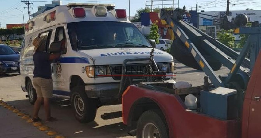 Queda “tirada” ambulancia recién entregada por Gobierno del Estado a Protección Civil Municipal Queda “tirada” ambulancia recién entregada por Gobierno del Estado a Protección Civil Municipal