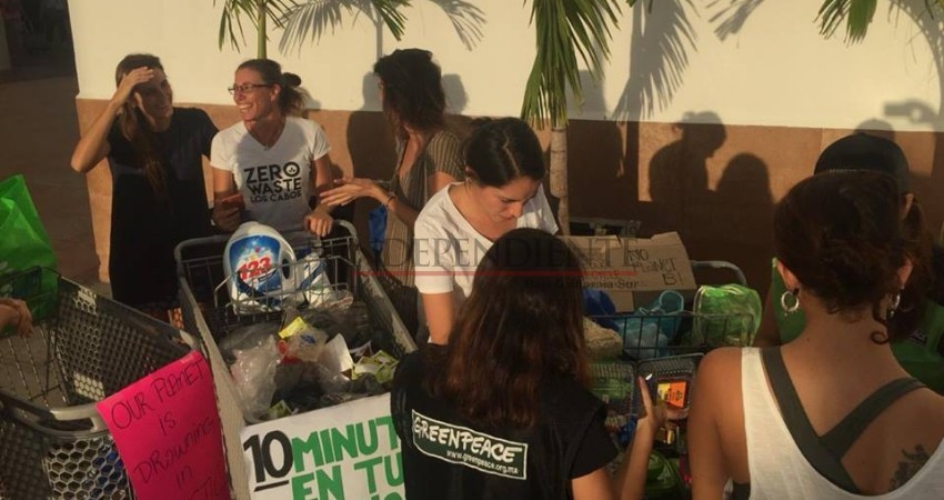 Los Cabos formó parte del “plastic attack” un movimiento nacional para reducir el uso de plásticos Los Cabos formó parte del “plastic attack” un movimiento nacional para reducir el uso de plásticos