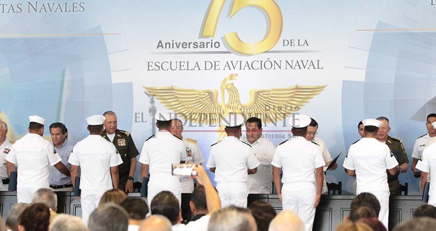 Celebran el 75 aniversario de la Escuela de Aviación Naval Celebran el 75 aniversario de la Escuela de Aviación Naval