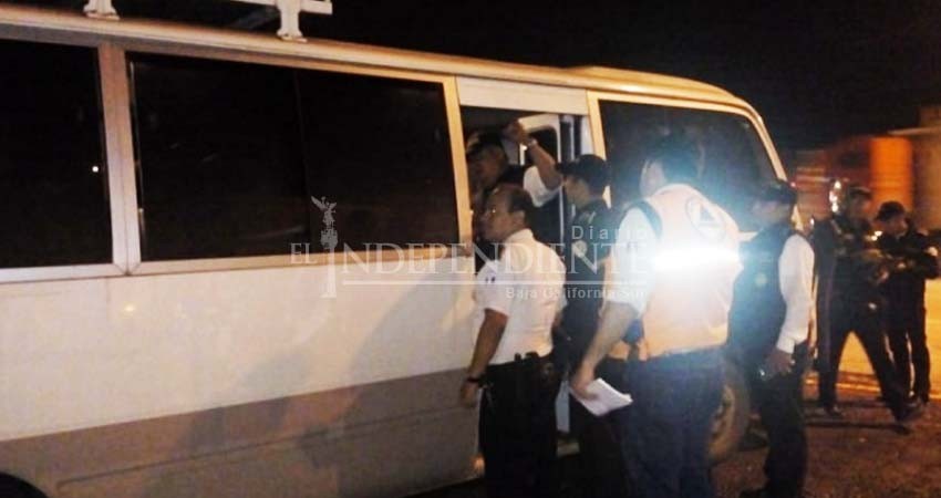 Más de mil personas abandonan caravana y regresan a Honduras Más de mil personas abandonan caravana y regresan a Honduras