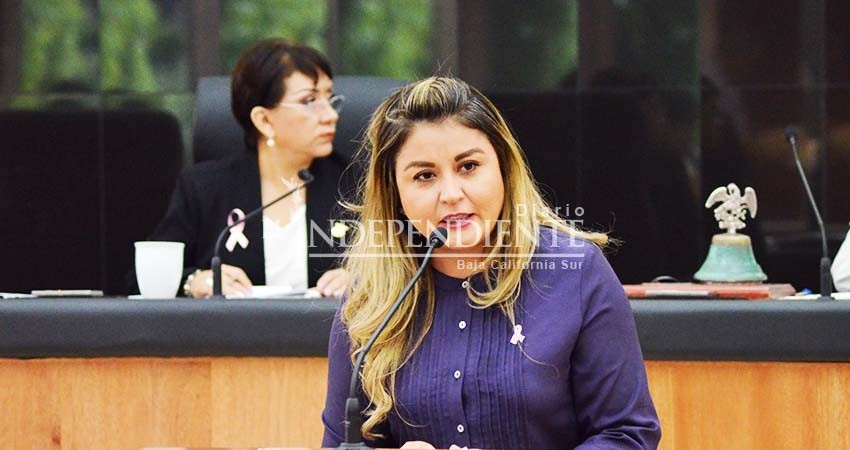 Manifiestan iniciativa sobre feminicidio en Congreso de BCS Manifiestan iniciativa sobre feminicidio en Congreso de BCS
