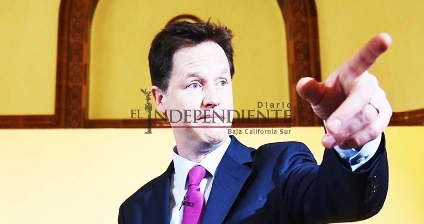 Multan a Facebook con 644 mil dólares por caso Cambridge Analytica Multan a Facebook con 644 mil dólares por caso Cambridge Analytica