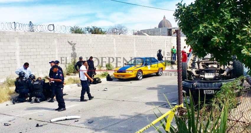 Muere policía federal en accidente automovilístico en La Paz Muere policía federal en accidente automovilístico en La Paz