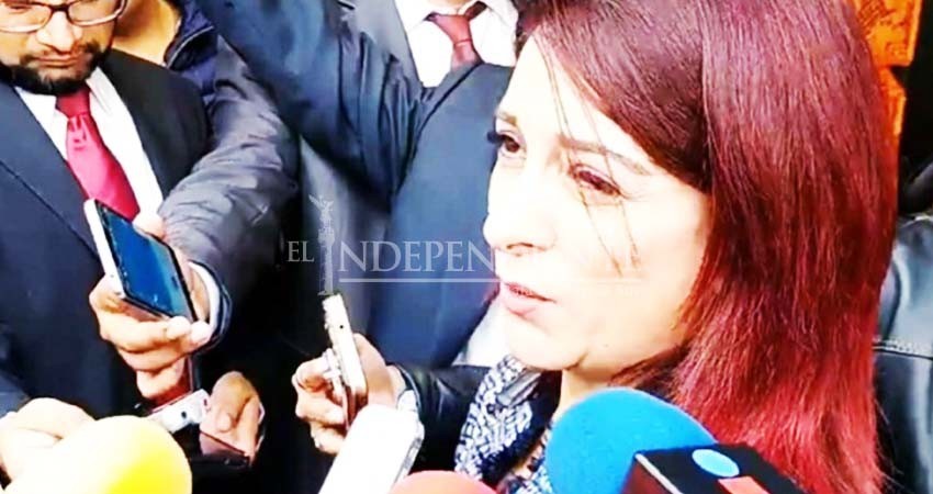 En el Senado exige exesposa de Castañón le entregue a sus 3 hijos En el Senado exige exesposa de Castañón le entregue a sus 3 hijos
