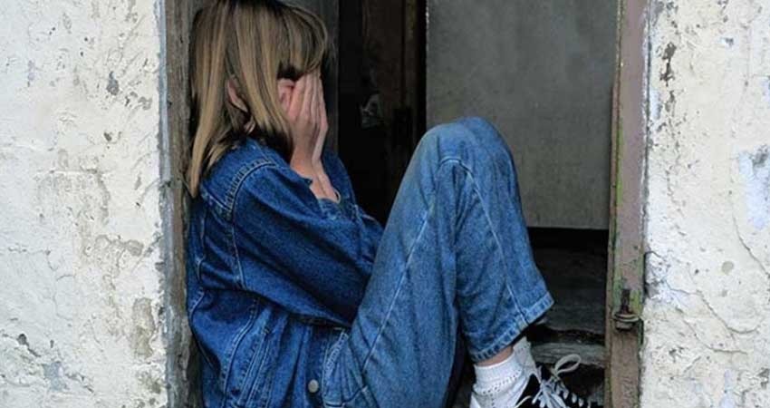 Niña de 10 años mata a bebé para que deje de llorar Niña de 10 años mata a bebé para que deje de llorar