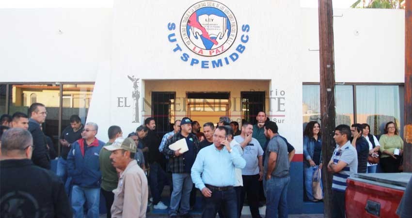 Toma Mauricio Higuera edificio del Sindicato de Burócratas La Paz Toma Mauricio Higuera edificio del Sindicato de Burócratas La Paz