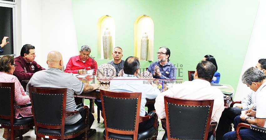 Dialogan autoridades y sociedad sobre criterios para el tránsito de mascotas en el malecón Dialogan autoridades y sociedad sobre criterios para el tránsito de mascotas en el malecón