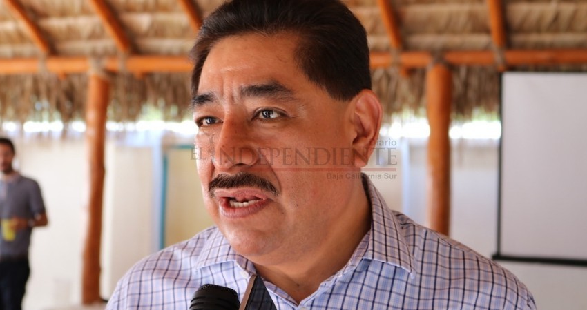 Solo escuelas que desfilan no tendrán clases mañana martes: Secretario Educación Solo escuelas que desfilan no tendrán clases mañana martes: Secretario Educación