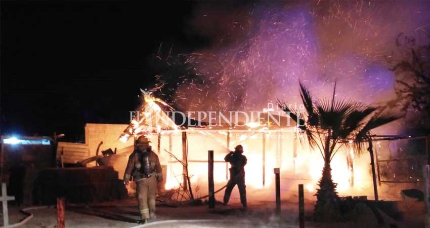 Incendio deja sin casa a un hombre de la tercera edad; vecinos se organizan para apoyarlo Incendio deja sin casa a un hombre de la tercera edad; vecinos se organizan para apoyarlo
