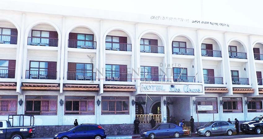 Pide diputado apoyo al Gobernador Mendoza para resolver huelga de Hotel Los Arcos Pide diputado apoyo al Gobernador Mendoza para resolver huelga de Hotel Los Arcos