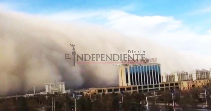 Aterradora tormenta de arena envuelve ciudad en China Aterradora tormenta de arena envuelve ciudad en China