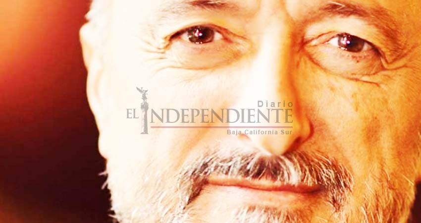 Arturo Pérez-Reverte, un navegante entre el caos Arturo Pérez-Reverte, un navegante entre el caos