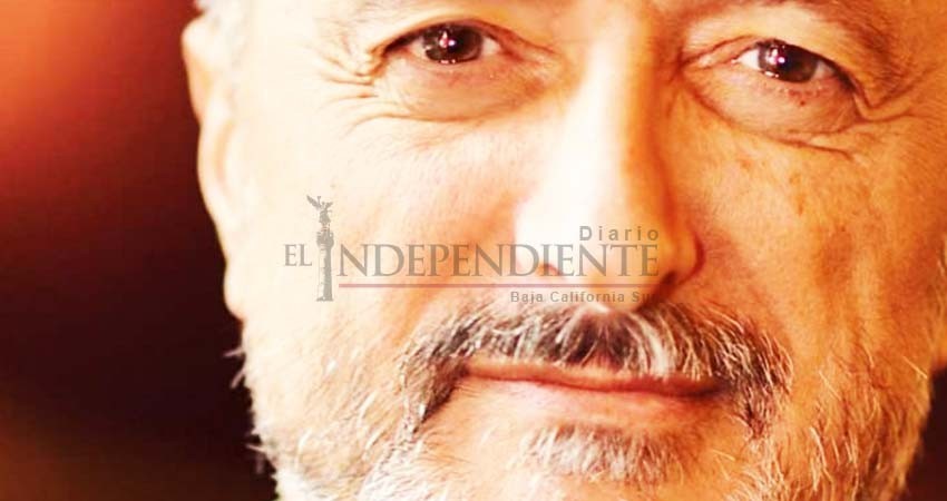 Arturo Pérez-Reverte, un navegante entre el caos Arturo Pérez-Reverte, un navegante entre el caos