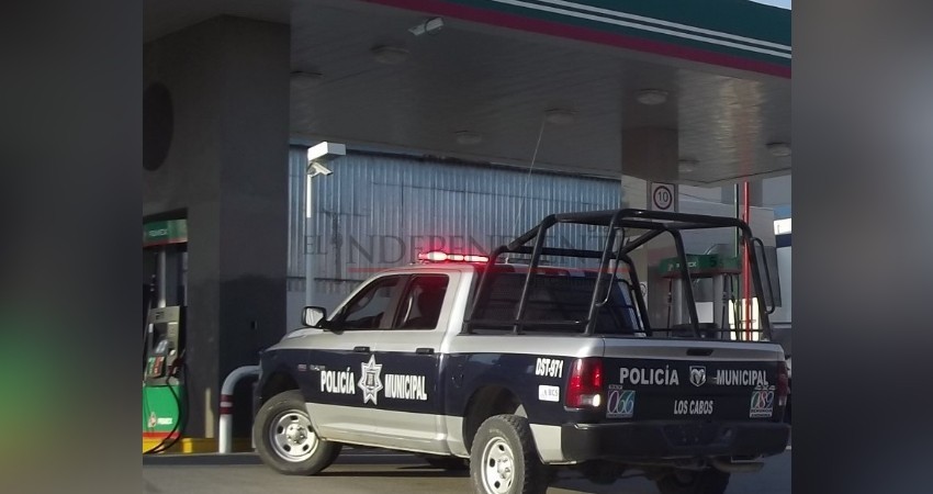 Hombres armados asaltan gasolinera en zona turística de SJC Hombres armados asaltan gasolinera en zona turística de SJC