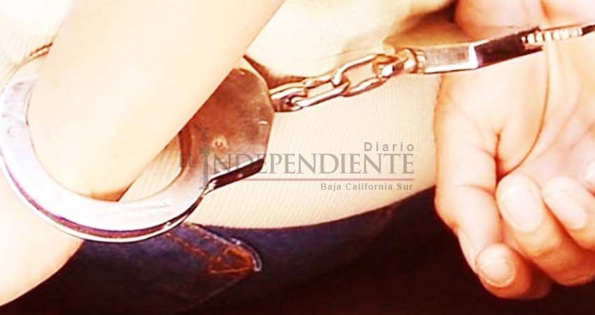 Policías obligan a mujer a dar a luz esposada; alista demanda Policías obligan a mujer a dar a luz esposada; alista demanda
