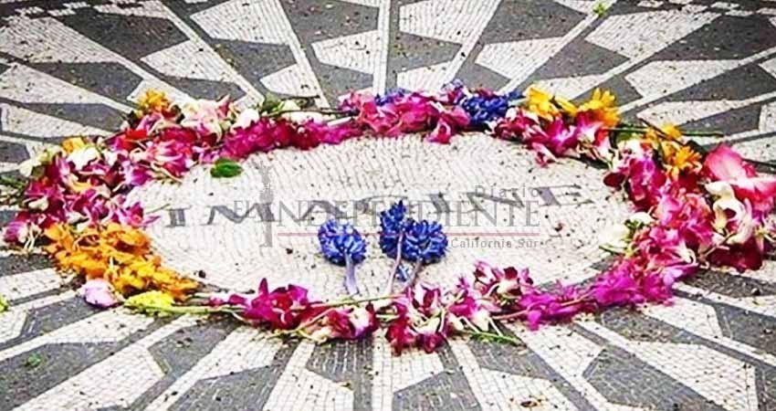 Recuerdan a Lennon a 38 años de su muerte en Central Park Recuerdan a Lennon a 38 años de su muerte en Central Park