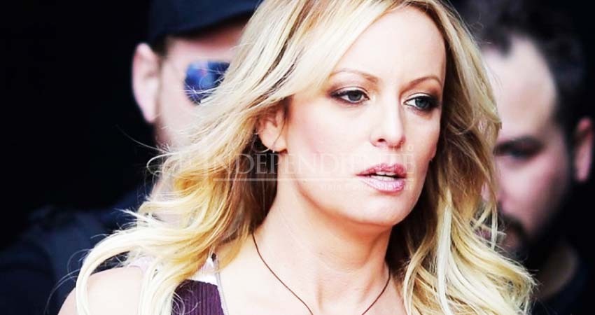 Juez ordena que actriz porno pague costos legales de Trump Juez ordena que actriz porno pague costos legales de Trump