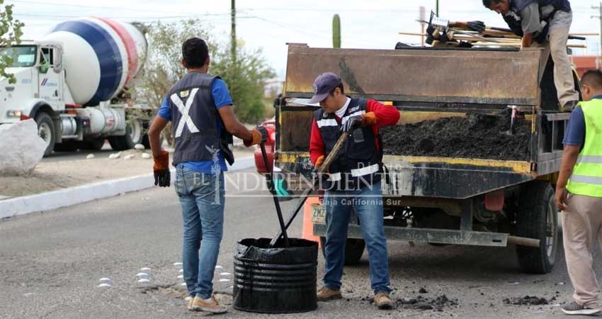 Inicia servicios públicos programa emergente de bacheo Inicia servicios públicos programa emergente de bacheo