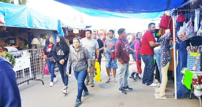 Incrementó 40% concurrencia del Tianguis Navideño en La Paz: Comerciantes Incrementó 40% concurrencia del Tianguis Navideño en La Paz: Comerciantes