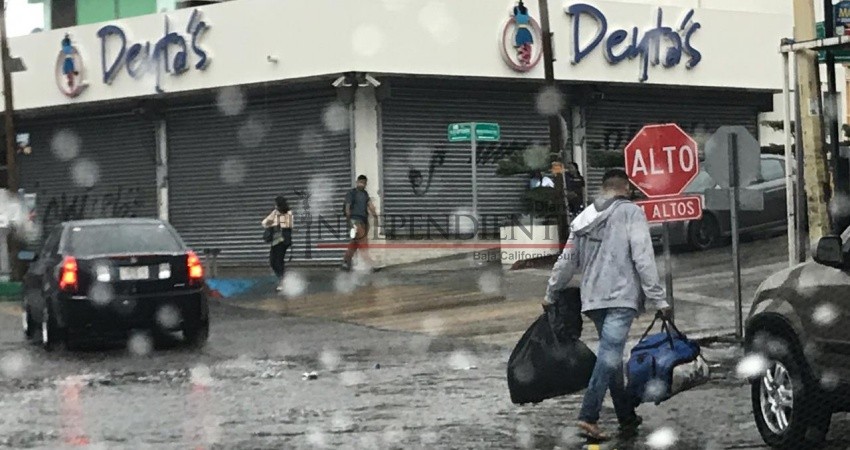 Con lluvia y un cielo nublado, paceños celebran el Día de Reyes