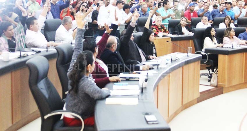 "Presiones" en el Congreso BCS no nos impiden trabajar: Morena "Presiones" en el Congreso BCS no nos impiden trabajar: Morena