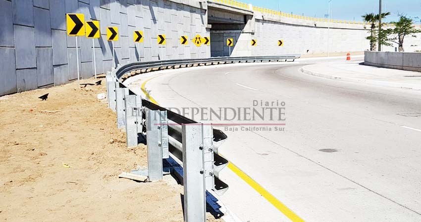 Advierten de peligrosa omisión en Puente de Cola de la Ballena Advierten de peligrosa omisión en Puente de Cola de la Ballena