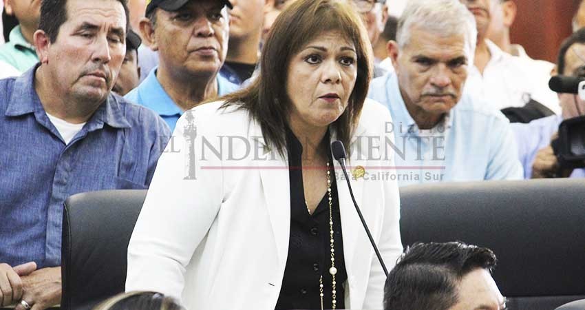 Quiere Morena “amarrar” las manos del gobernador: Diputada del PAN Quiere Morena “amarrar” las manos del gobernador: Diputada del PAN