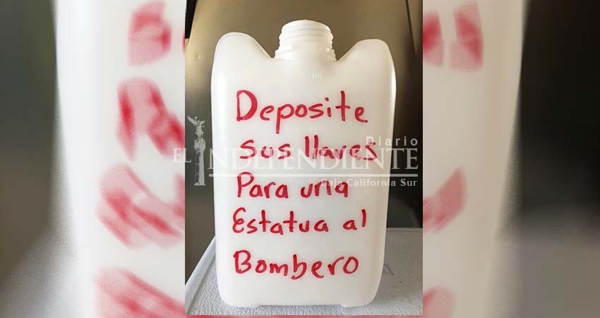Organizan ciudadanos colecta de llaves para crear una escultura en honor a los bomberos Organizan ciudadanos colecta de llaves para crear una escultura en honor a los bomberos
