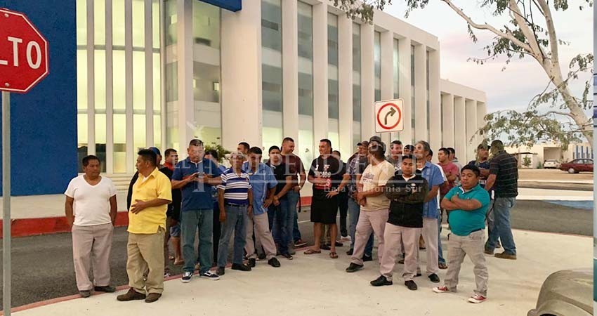 Denuncia abogado privación de libertad de taxista tras choque de Uber Denuncia abogado privación de libertad de taxista tras choque de Uber