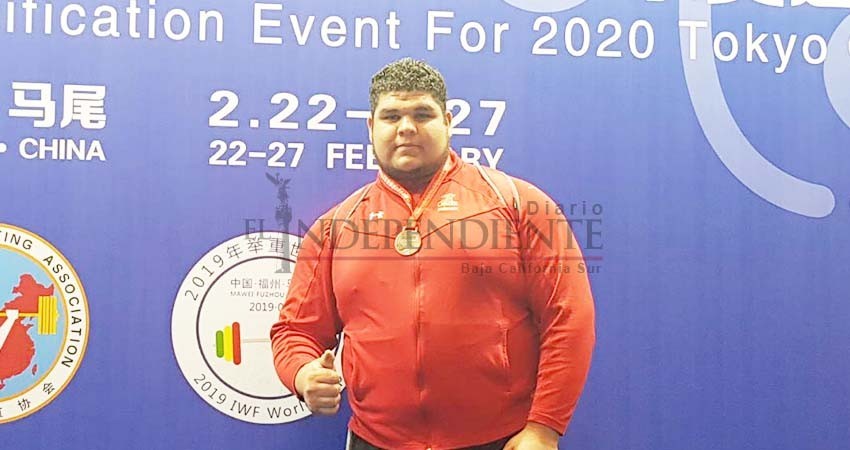 Histórica medalla de bronce del pesista Raúl Manríquez