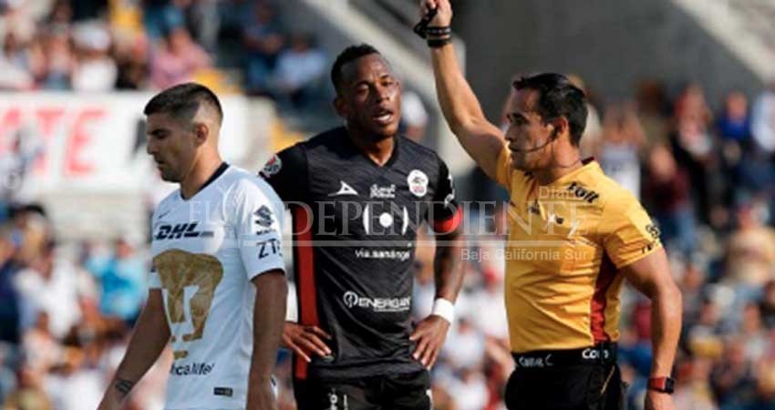 Con uno menos, Lobos vence a unos apáticos Pumas Con uno menos, Lobos vence a unos apáticos Pumas