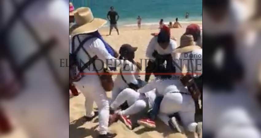 A golpes solucionan problemas ambulantes en playas de CSL A golpes solucionan problemas ambulantes en playas de CSL