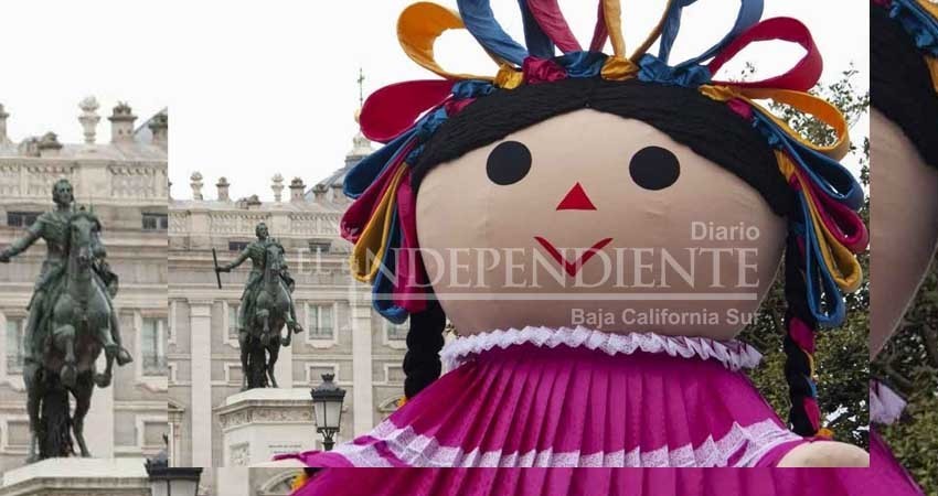 Muñeca artesanal de Querétaro llega a Londres como embajadora de la entidad Muñeca artesanal de Querétaro llega a Londres como embajadora de la entidad