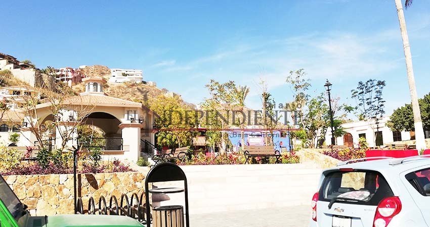 Funcionarios del Ayuntamiento de Los Cabos dejan plantados a empresarios de CSL Funcionarios del Ayuntamiento de Los Cabos dejan plantados a empresarios de CSL