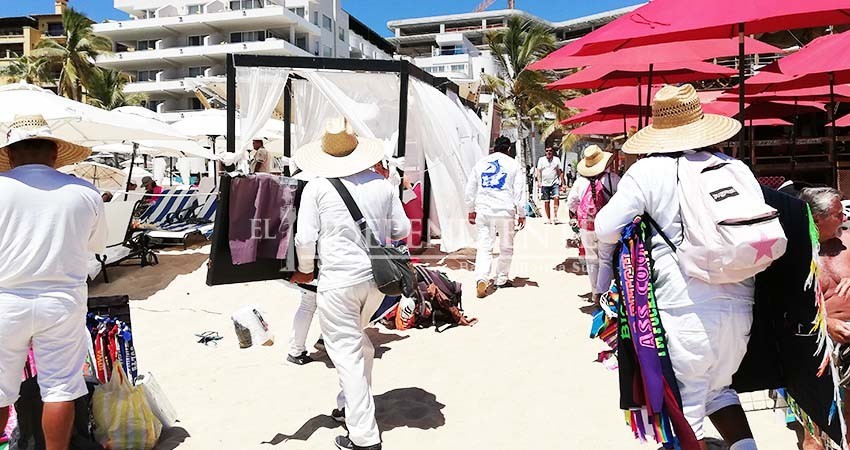 Preocupa a Colonos de El Médano desorden en comercio ambulante en playas de CSL Preocupa a Colonos de El Médano desorden en comercio ambulante en playas de CSL