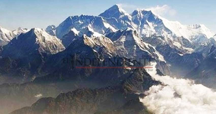 Científicos medirán altura del Everest; dicen que se encogió Científicos medirán altura del Everest; dicen que se encogió