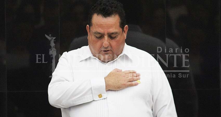 Ignora Gobernador Mendoza invitación a unirse a la austeridad, gana más que AMLO