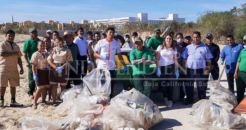 Asociaciones y hoteles recolectan casi una tonelada de basura al finalizar la Semana Santa