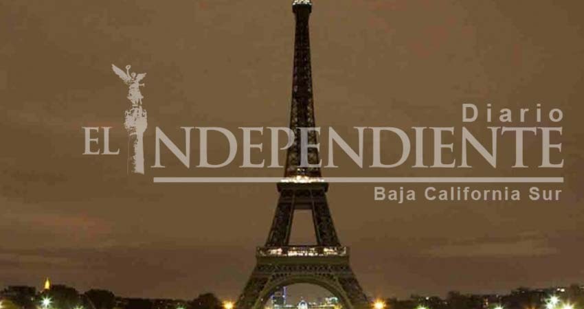 Torre Eiffel 'se apaga' en homenaje a víctimas de ataques en Sri Lanka