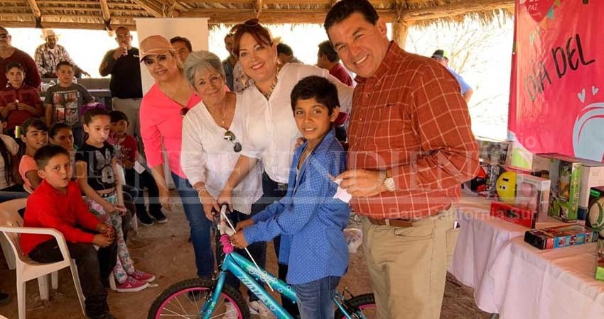 Con éxito se realiza el festival del Día de Niño y Día de las Madres en Las Animas
