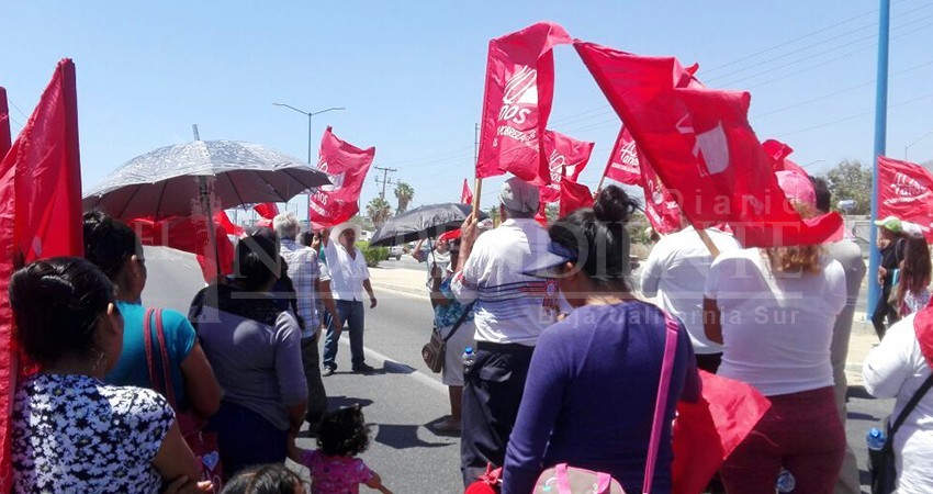 Promete el Ayto de Los Cabos  a Antorchistas resolver demandas de colonias este año