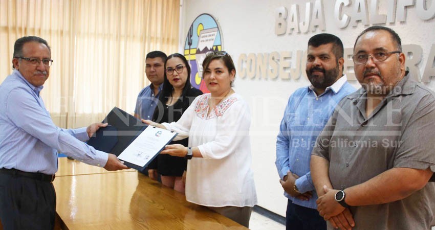 Autoridad electoral de la UABCS valida candidatura de Dante Salgado para competir por Rectoría