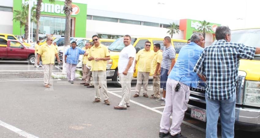 Calma y no caer en provocaciones, pide regidor López ante conflicto entre taxistas y Uber