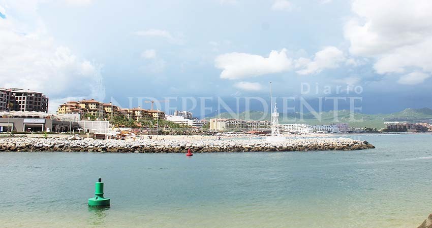 Se prevé fin de semana caluroso en BCS con fuertes vientos que provocaron restricciones en el puerto