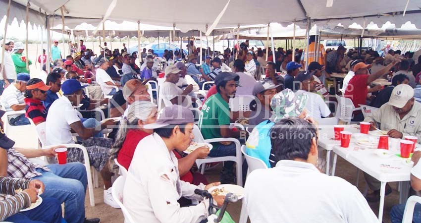 Birria, cerveza, música y baile para festejar a los albañiles en su día Birria, cerveza, música y baile para festejar a los albañiles en su día