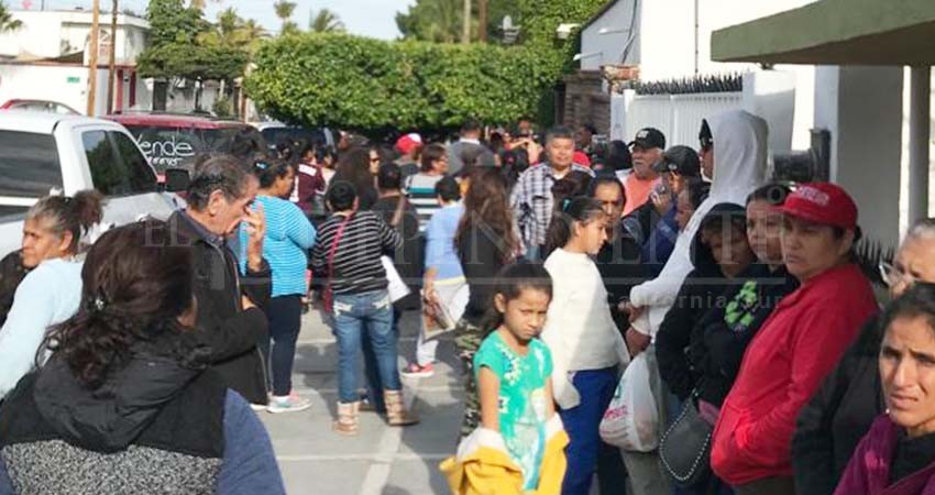 Aumentan filas en el Banco de Alimentos para registro de beneficiarios Aumentan filas en el Banco de Alimentos para registro de beneficiarios