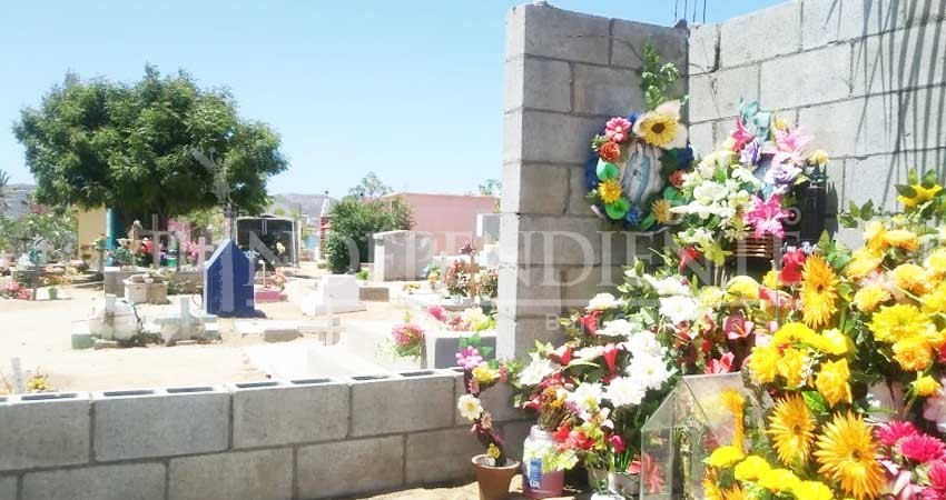 No todo fue celebración y festejo en el Día de las Madres; panteones, la otra cara de la moneda No todo fue celebración y festejo en el Día de las Madres; panteones, la otra cara de la moneda